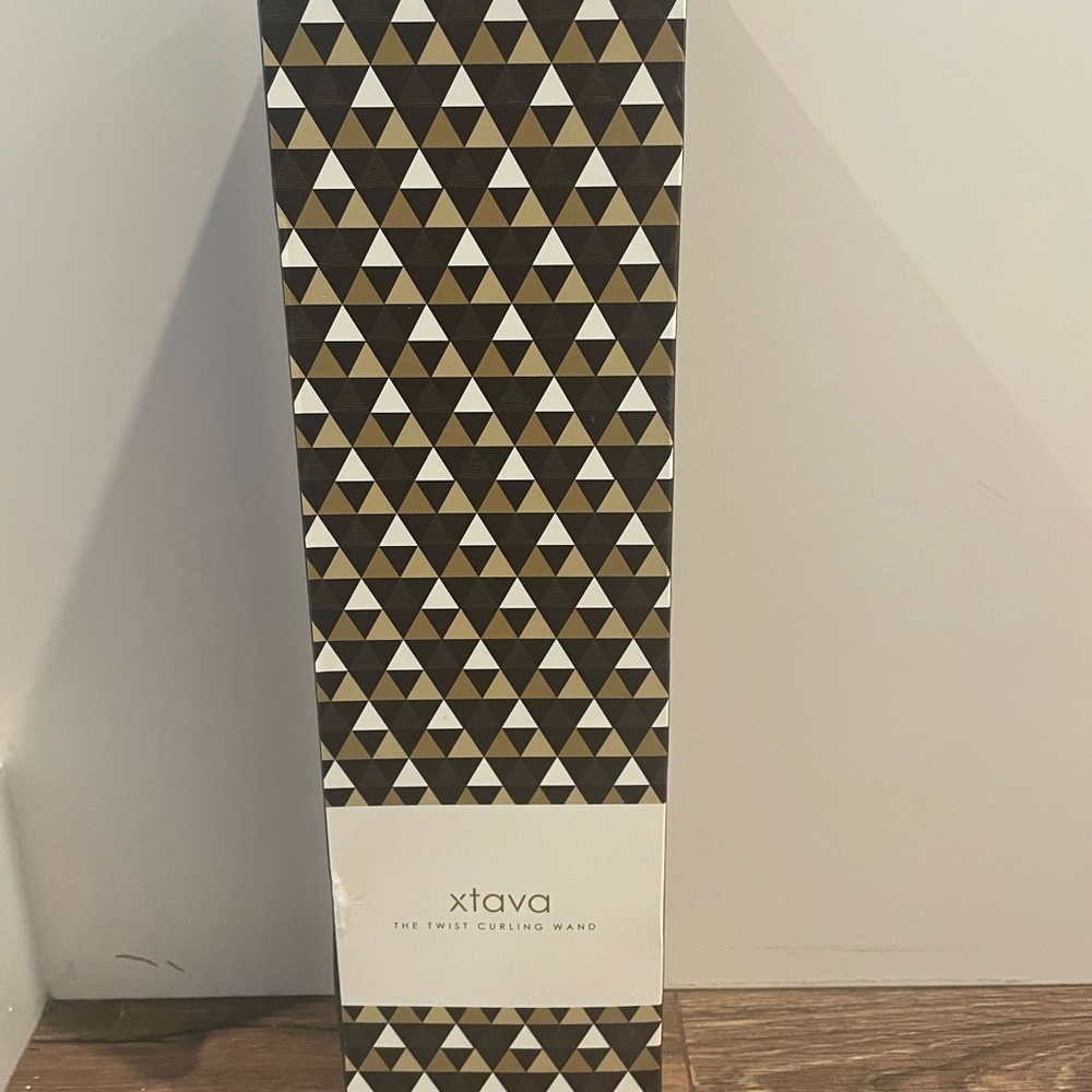 The Twist Curling Wand